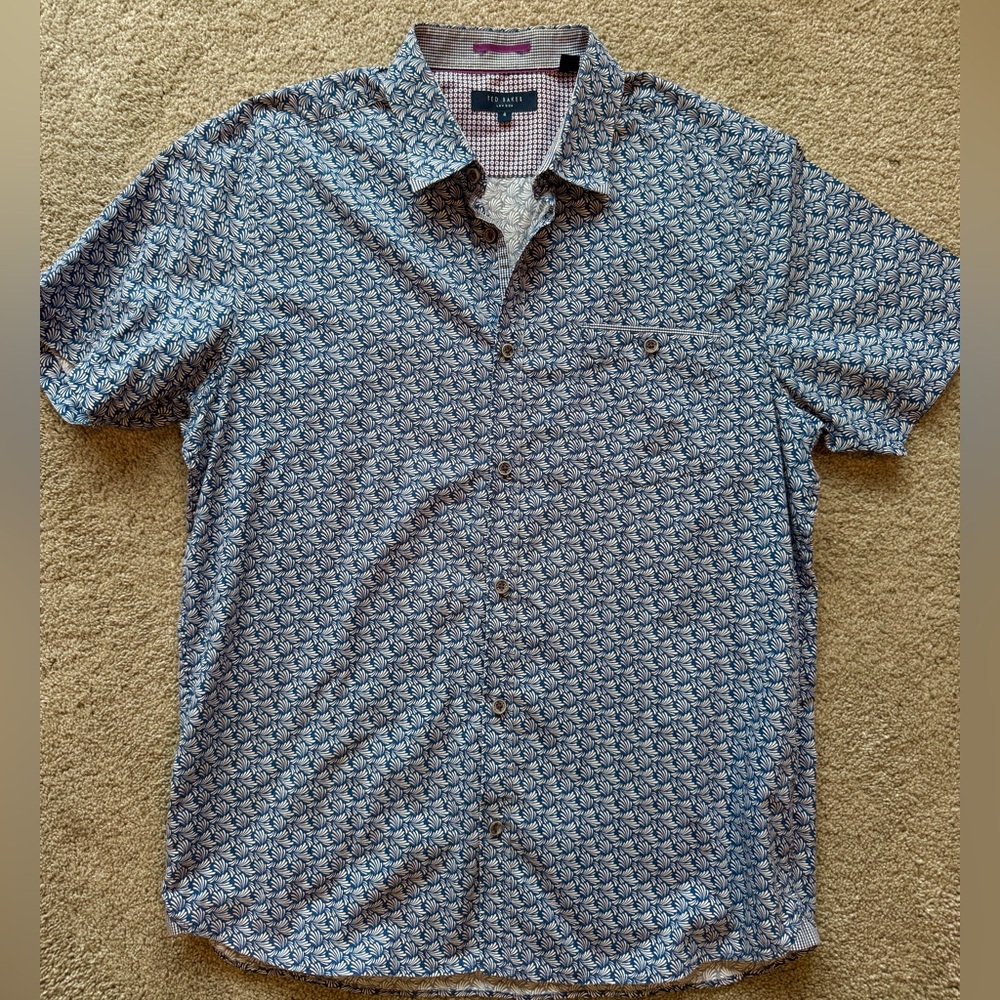 Like New Ted Baker London "Yurtamp" Print SS Button Down w Spread Collar, Large